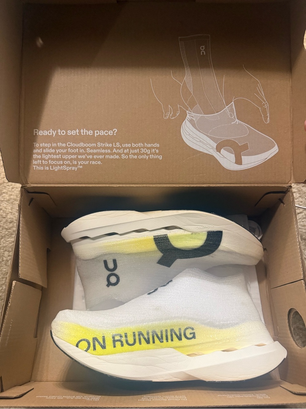 On Cloudboom Strike Light Spray White/Lime Slip On-Running